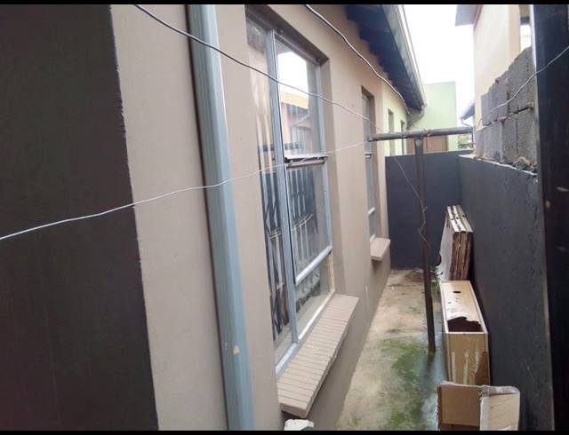 2 BEDROOM HOUSE FOR SALE IN FLEURHOF